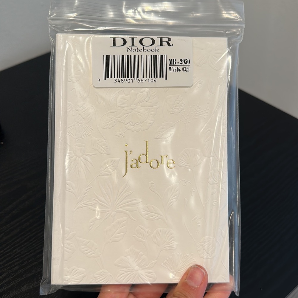 Dior notebook - Picture 4 of 6